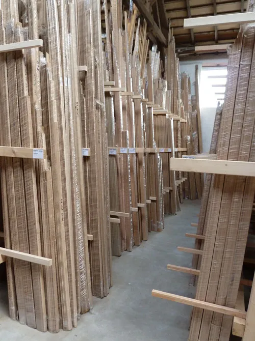 Leistenlager von Holz-Pieper mit Profilleisten in Ständern